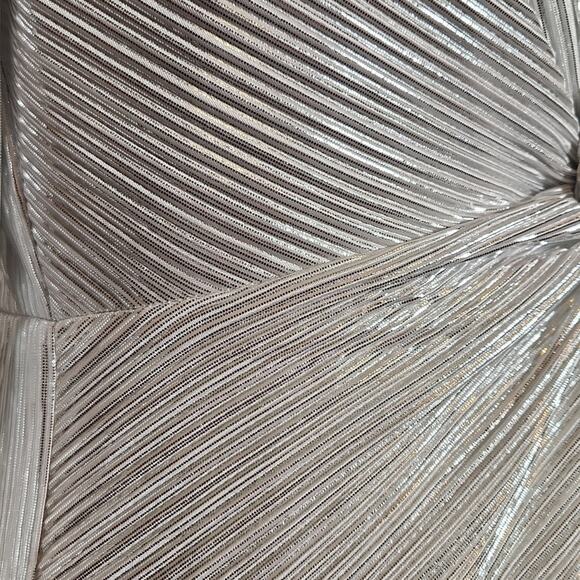 JM STUDIO Silver Metallic Twist Front Dress with Front Slit, Size 10P - Picture 7 of 13